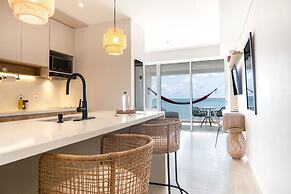 w Dazzling Loft w Ocean View in Crespo