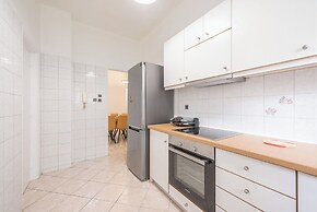 Victoria Majestic Suites Apartments