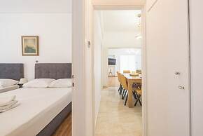 Victoria Majestic Suites Apartments