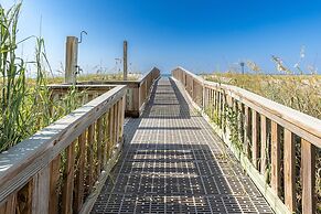 Islander Beach Resort 303 Condo by RedAwning