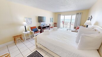 Islander Beach Resort 302 Condo by RedAwning