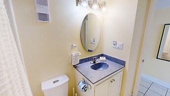 Islander Beach Resort 302 Condo by RedAwning