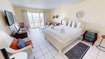 Islander Beach Resort 302 Condo by RedAwning