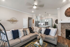Newly Built 3br Getaway In Edmond 3 Bedroom Home by RedAwning
