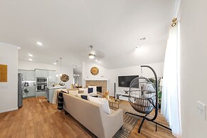 Newly Built 3br Getaway In Edmond 3 Bedroom Home by RedAwning