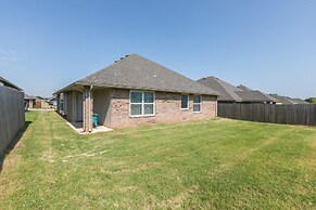Newly Built 3br Getaway In Edmond 3 Bedroom Home by RedAwning