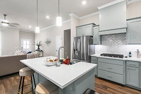 Newly Built 3br Getaway In Edmond 3 Bedroom Home by RedAwning