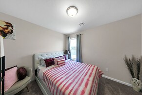 Newly Built 3br Getaway In Edmond 3 Bedroom Home by RedAwning