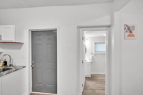 Sleek 4br Home In Raleigh Fully Renovated 4 Bedroom Home by RedAwning