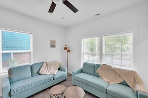 Sleek 4br Home In Raleigh â Fully Renovated 4 Bedroom Home by RedAwnin