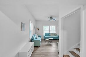 Sleek 4br Home In Raleigh â Fully Renovated 4 Bedroom Home by RedAwnin