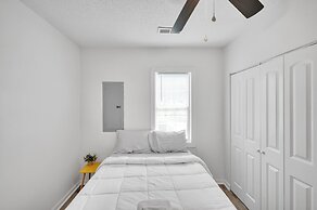 Sleek 4br Home In Raleigh â Fully Renovated 4 Bedroom Home by RedAwnin