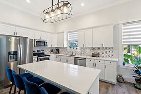 Historic 1918 Tampa Home With Modern Comforts & Charm 2 Bedroom Home b