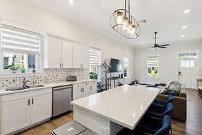 Historic 1918 Tampa Home With Modern Comforts & Charm 2 Bedroom Home b