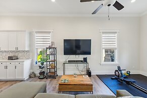 Historic 1918 Tampa Home With Modern Comforts & Charm 2 Bedroom Home b