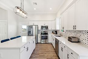 Historic 1918 Tampa Home With Modern Comforts & Charm 2 Bedroom Home b