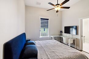 Historic 1918 Tampa Home With Modern Comforts & Charm 2 Bedroom Home b