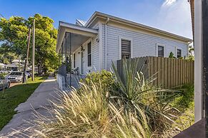 Historic 1918 Tampa Home With Modern Comforts & Charm 2 Bedroom Home b