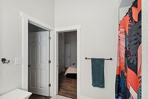 Historic 1918 Tampa Home With Modern Comforts & Charm 2 Bedroom Home b