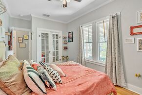 Bright & Fun 3br Cozy Nook 3 Bedroom Home by RedAwning