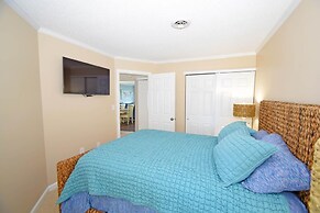 Harbour Island 401m 3 Bedroom Condo by RedAwning