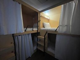 K wave guesthouse only Female