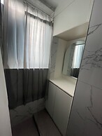 K wave guesthouse only Female