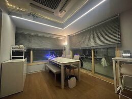 K wave guesthouse only Female