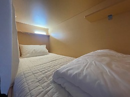 K wave guesthouse only Female