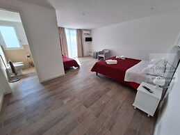 Room-triple Double Room