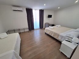 Room-triple Double Room