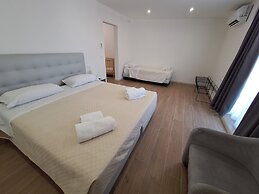 Room-triple Double Room