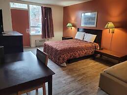 Midtown Hotel- Parry Sound