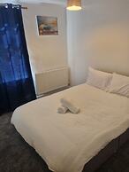 Britton Street Retreat - 4 Bedroom House