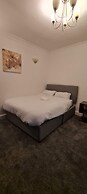 Britton Street Retreat - 4 Bedroom House