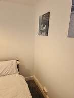 Britton Street Retreat - 4 Bedroom House