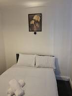 Britton Street Retreat - 4 Bedroom House