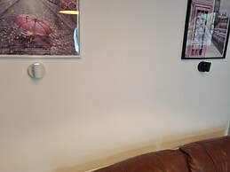 Britton Street Retreat - 4 Bedroom House