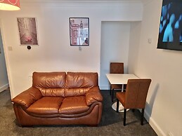 Britton Street Retreat - 4 Bedroom House