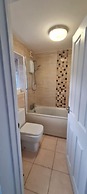Britton Street Retreat - 4 Bedroom House