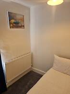 Britton Street Retreat - 4 Bedroom House
