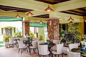 The Green Royal Hotel