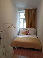 170sqm With Private Garden, 9 Bedrooms, 2 Kitchens