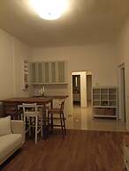 170sqm With Private Garden, 9 Bedrooms, 2 Kitchens