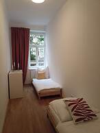 170sqm With Private Garden, 9 Bedrooms, 2 Kitchens