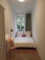 170sqm With Private Garden, 9 Bedrooms, 2 Kitchens