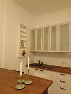 170sqm With Private Garden, 9 Bedrooms, 2 Kitchens