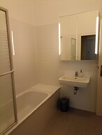 170sqm With Private Garden, 9 Bedrooms, 2 Kitchens