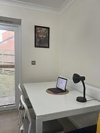 Near City - 3BR - 2 Bath - Sleeps 9 - Parking