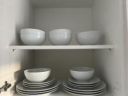 Near City - 3BR - 2 Bath - Sleeps 9 - Parking